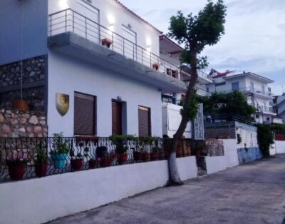 Ilio Socrates Triple Room